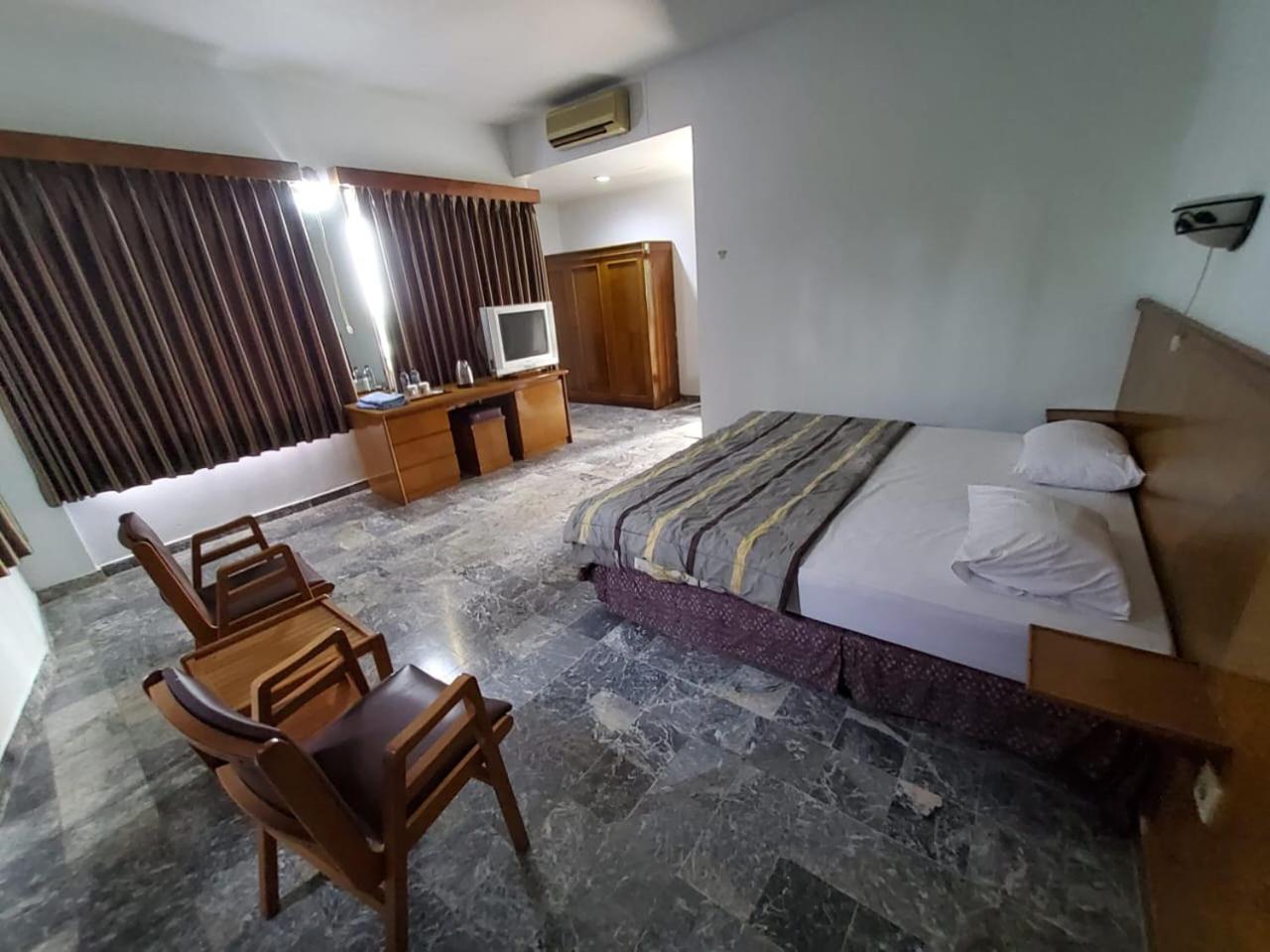 Hotel Kumala Samudra Cikakak Bagian luar foto