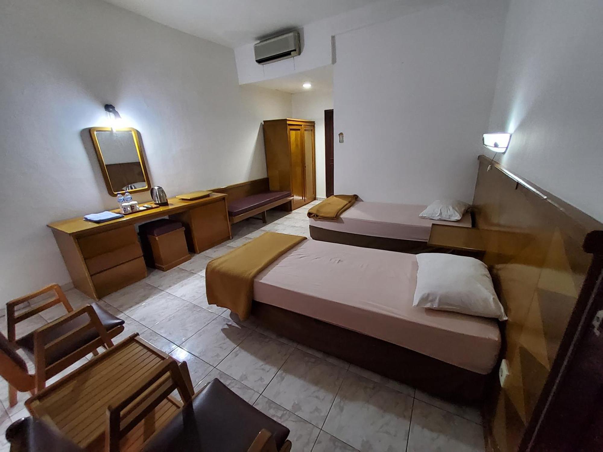 Hotel Kumala Samudra Cikakak Bagian luar foto