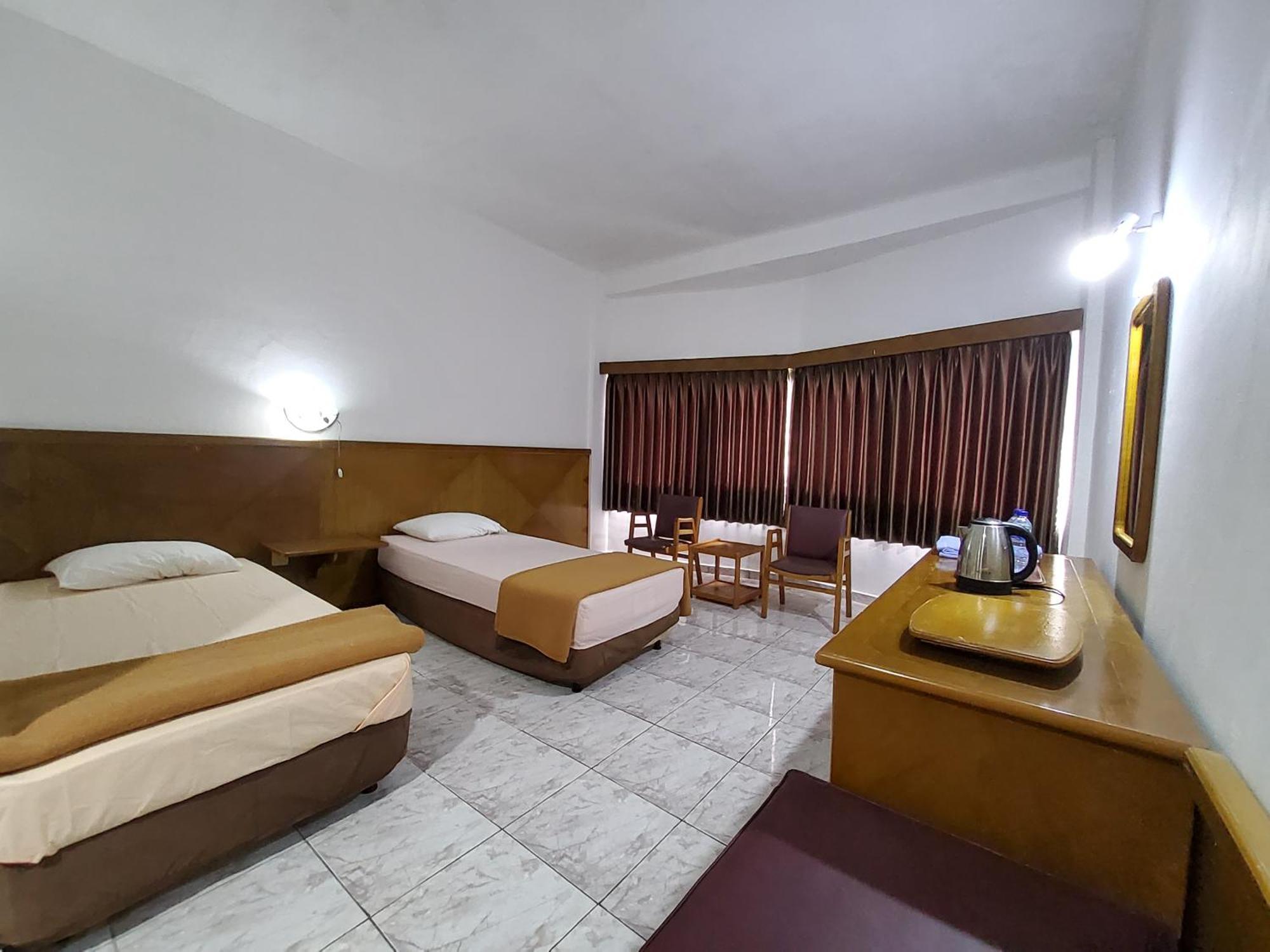 Hotel Kumala Samudra Cikakak Bagian luar foto